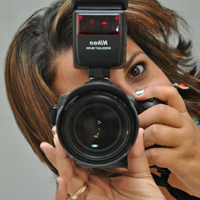 Женщина с фотоаппаратом