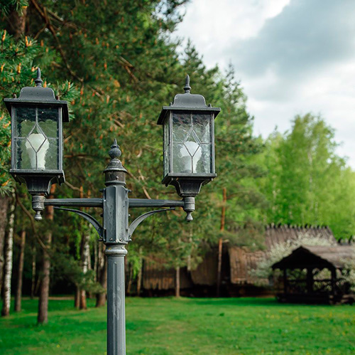 Парк-отель - европейский стиль, красивое ухоженное место в центре леса